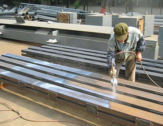 環(huán)氧富鋅底漆噴涂施工